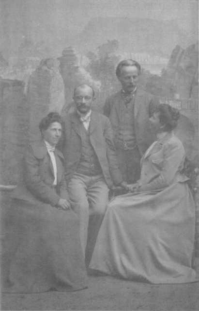 Karl et Klara May avec Adele et Willy Einsle