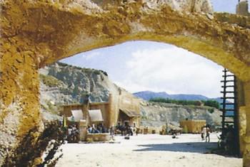 Le pueblo de Miramonte lors de sa construcion